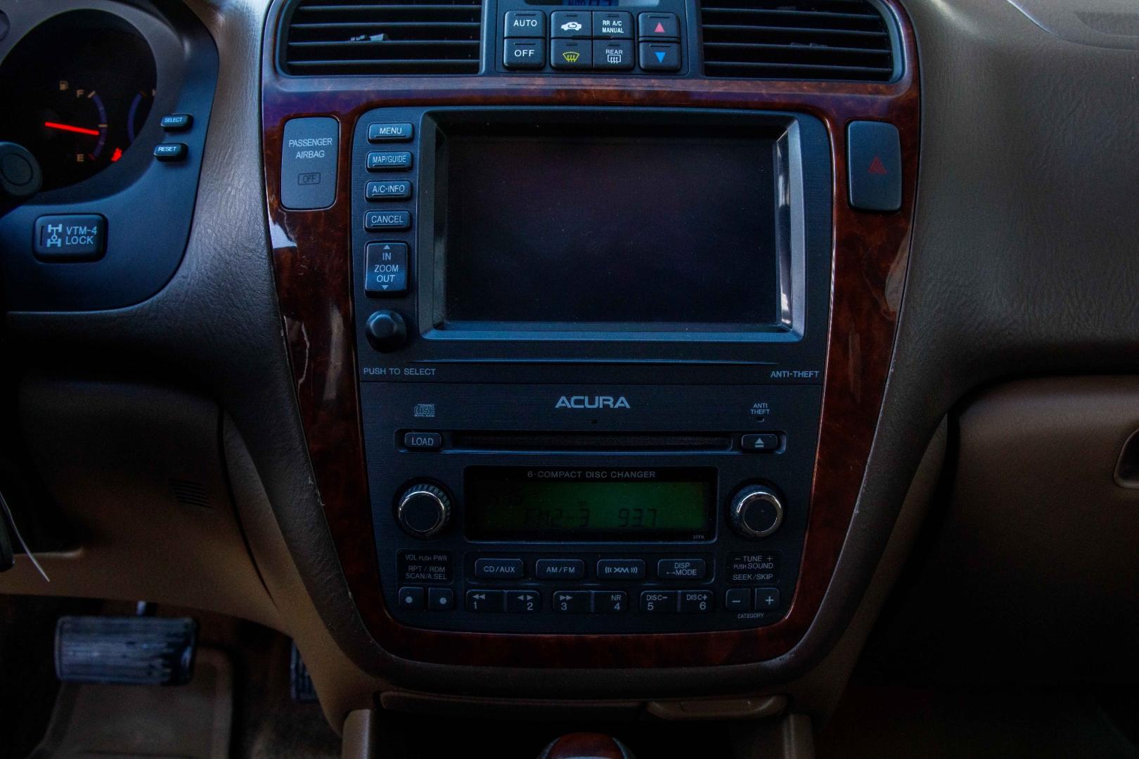 2005 WHITE ACURA MDX Touring with Navigation System (2HNYD18805H) with an 3.5L V6 SOHC 24V engine, 5-SPEED AUTOMATIC transmission, located at 420 E. Kingsbury St., Seguin, TX, 78155, (830) 401-0495, 29.581060, -97.961647 - Photo#9